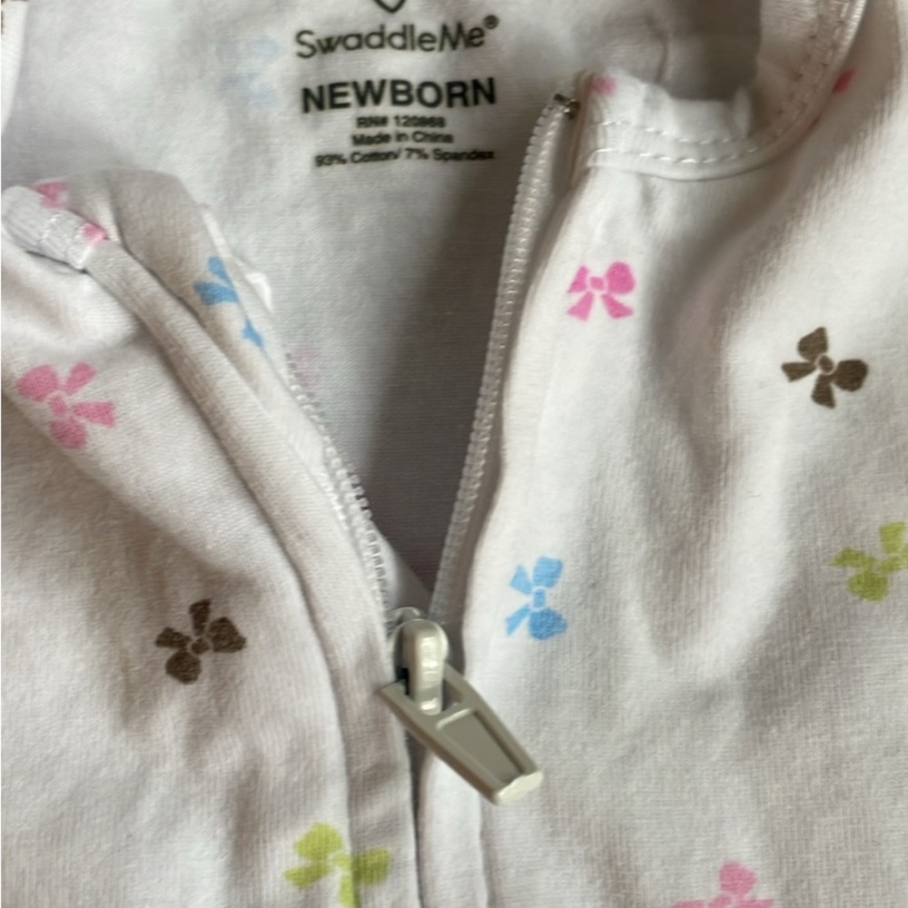 SwaddleMe Infant Swaddle with Bow Pattern